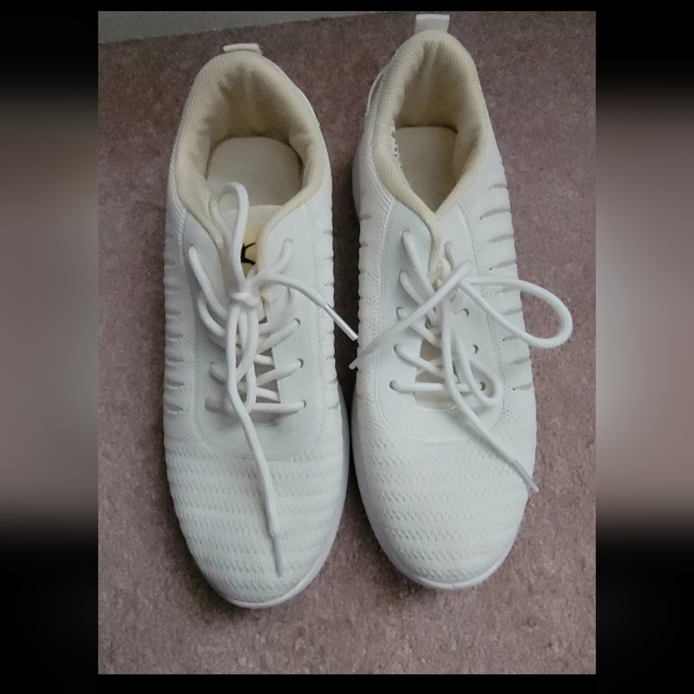 Danskin sneakers size 8